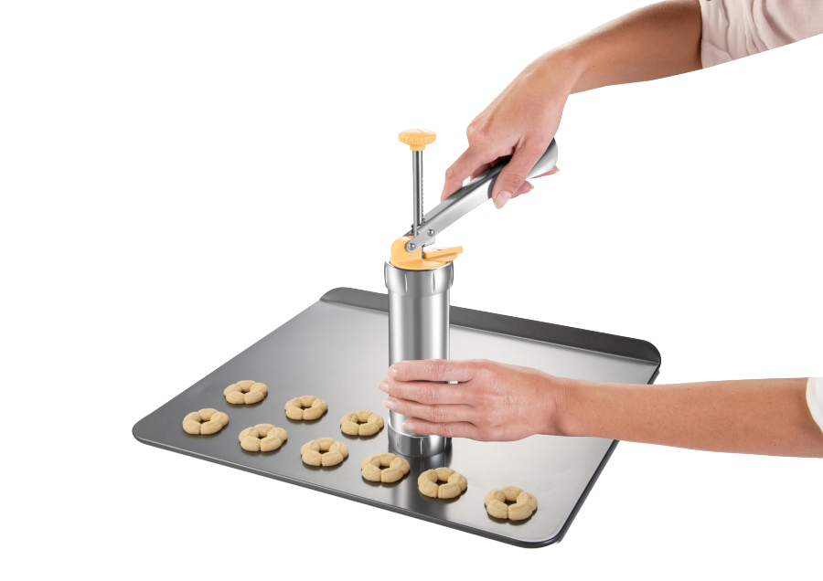 Biscuit maker